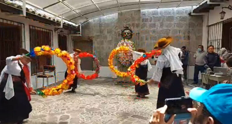 GRUPOS-ARTÍSTICOS,-CON-OCASIÓN-DE-CELEBRAR-LA-FIESTA-DE-LA-FRUTA-Y-DE-LAS-FLORES